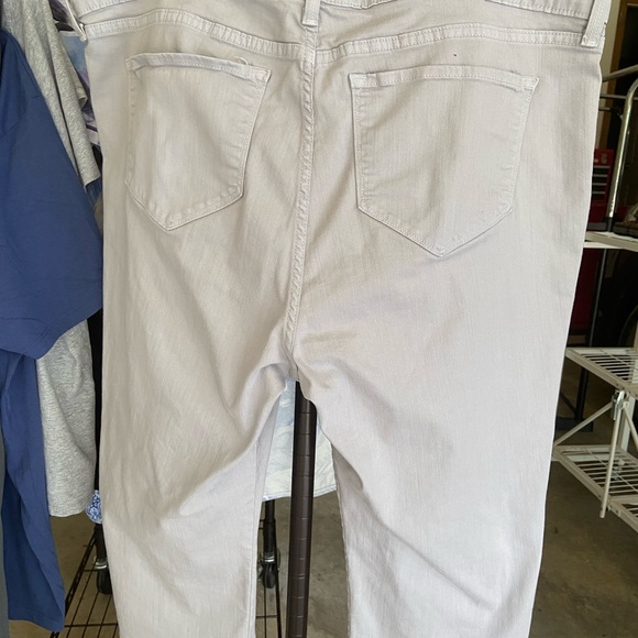 Capris - Picture 7 of 8